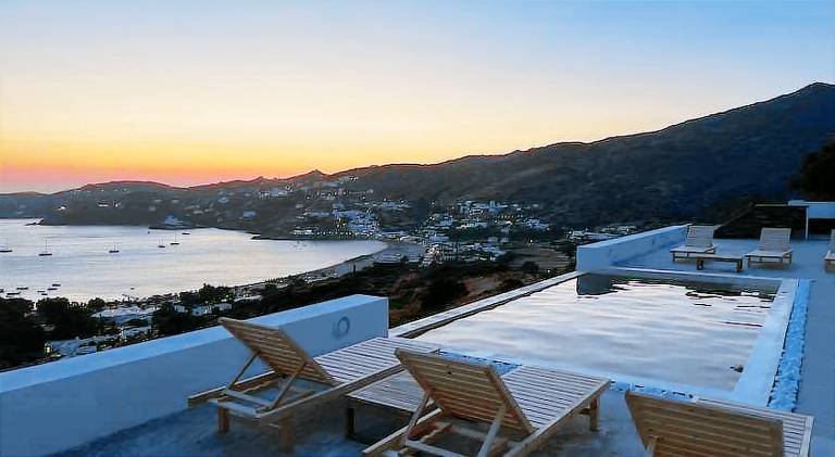 Villa with terrace & pool — photo 3