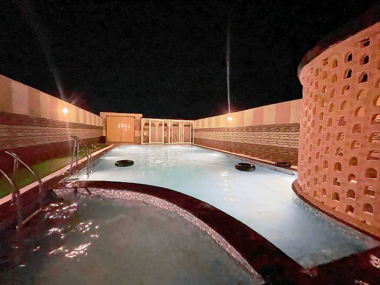 Vacation home with barbeque & pool | Good for workation — photo 3