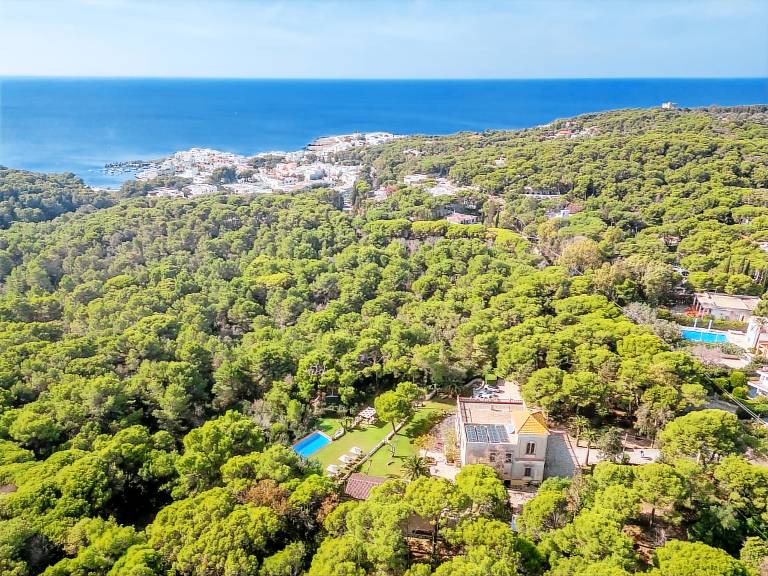 Fully equipped villa with yard, terrace & grill | Panoramic view | Dogs allowed — photo 4