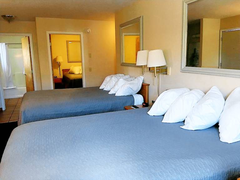 Motel  Cody