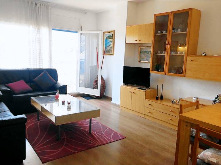 Holiday apartment with yard & pool — photo 5