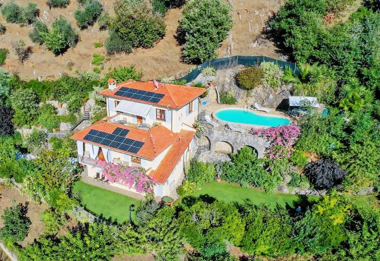 Family-friendly house with grill, yard & private pool | Sea view | Perfect for remote work | Pet-friendly in Camaiore