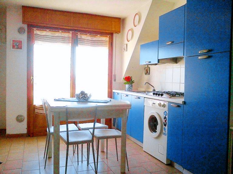 Rental apartment with patio — photo 2