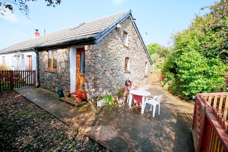 Family-friendly wonderful cottage with garden & BBQ | Mountain view | Dogs allowed — photo 2
