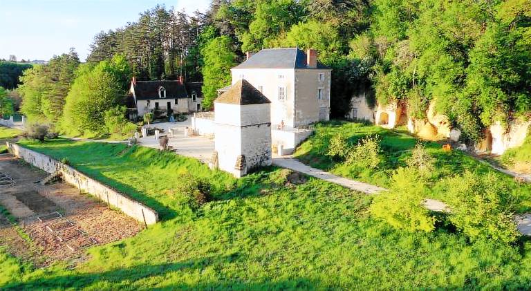 Pleasant villa with pool | Pets are welcome in Chateauroux