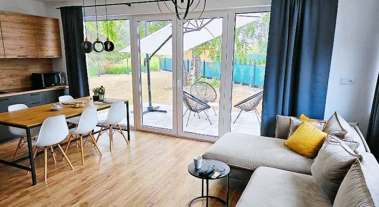 Villa with yard, patio & barbeque — photo 2