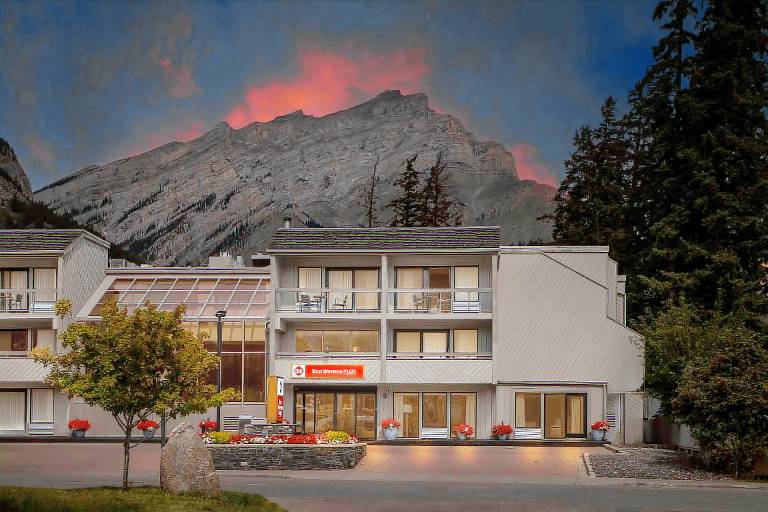Best Western Plus Banff International Lodge — photo 4