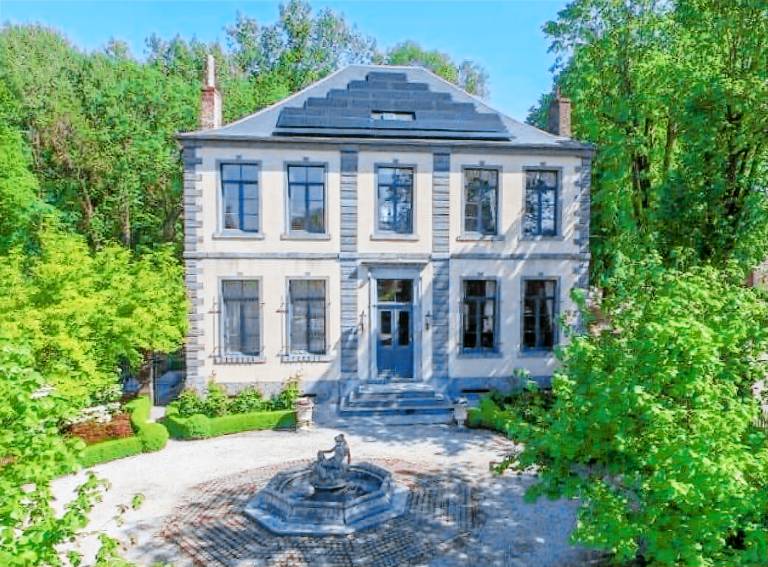 Villa  Mons