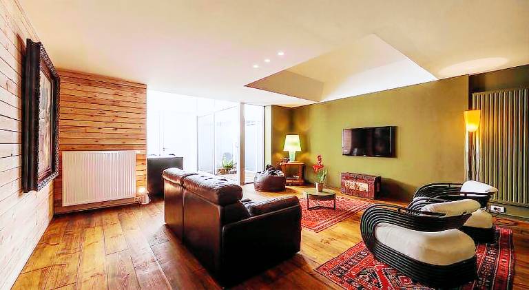 Apartment with yard & terrace — photo 2