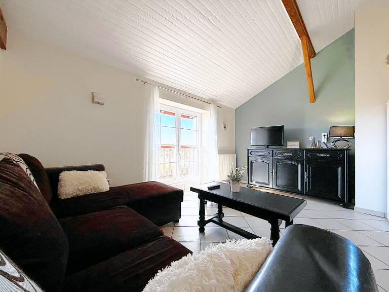 Gite with yard — photo 2