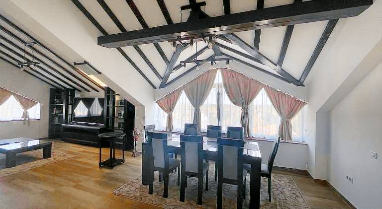 Lovely serviced apartment with patio & yard | Dogs allowed — photo 2