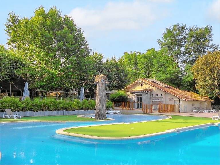 Cabin with patio & pool — photo 2
