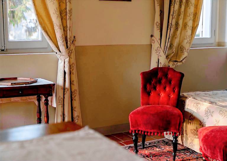 Studio Apartment mit Sommerpool Garten und Aussicht