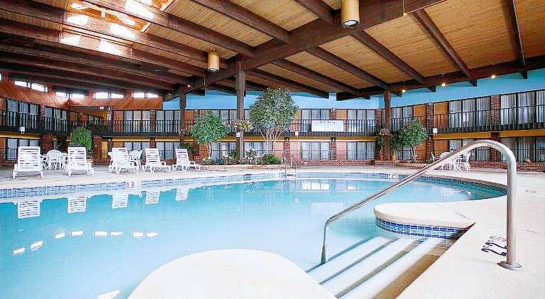 Crossroads Hotel & Event Center — photo 2