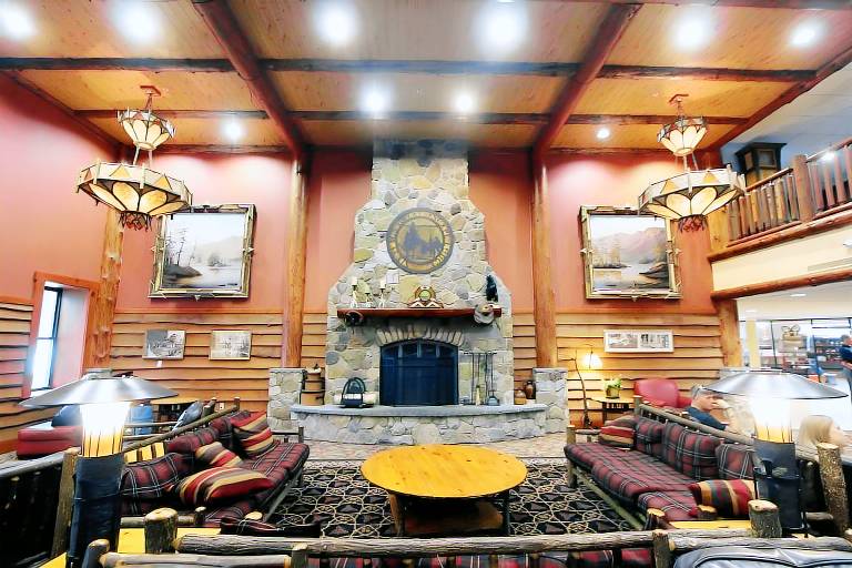 Six Flags Great Escape Lodge & Indoor Waterpark — photo 4