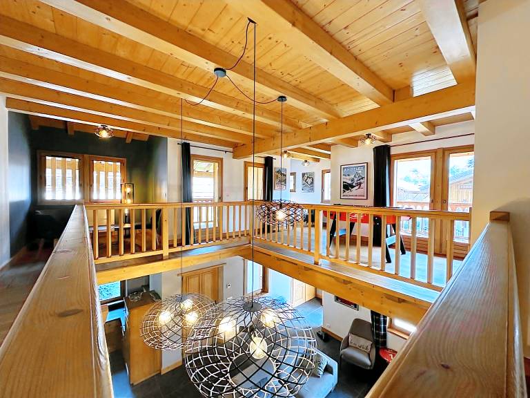 Traditional chalet with mountain view - 12 guests — photo 2