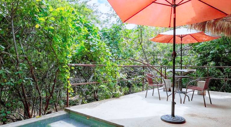 Vacation home with pool — photo 3
