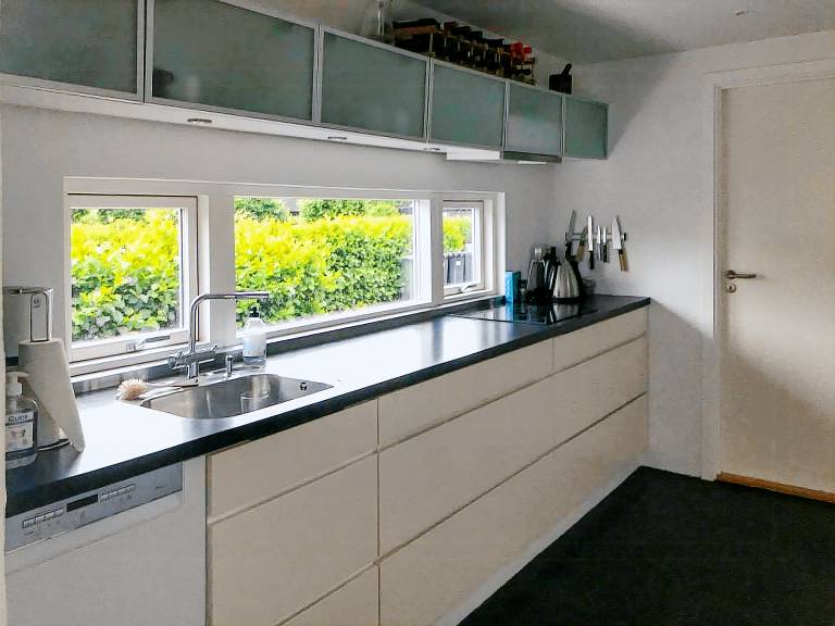 Vacation home with yard, patio & barbeque | Sea view | Suitable for remote work — photo 5