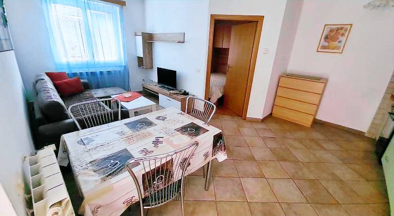 Apartment with patio & yard | Pets allowed — photo 4