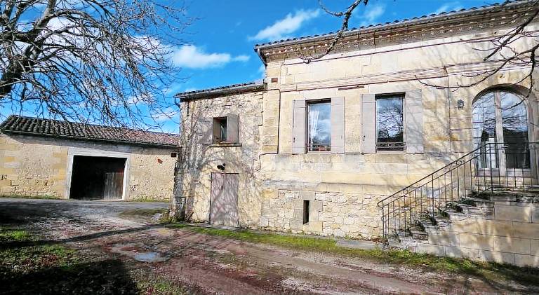 House with 1 room for 4 persons in Libourne
