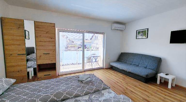 Rental apartment with patio | Pets allowed — photo 2