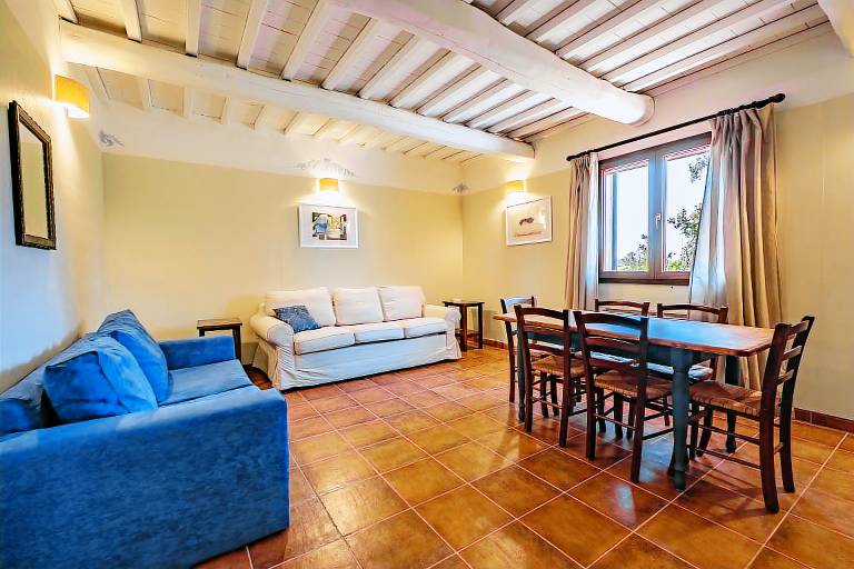 Farmhouse "Rosaspina - Appartamento 1" with Shared Garden & Shared Pool — photo 4