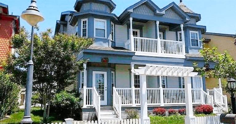 House  Tuckerton
