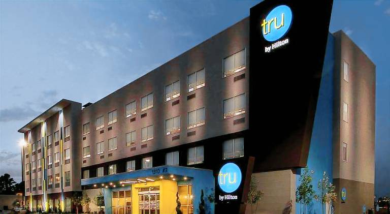 Tru by Hilton Lafayette River Ranch — photo 2