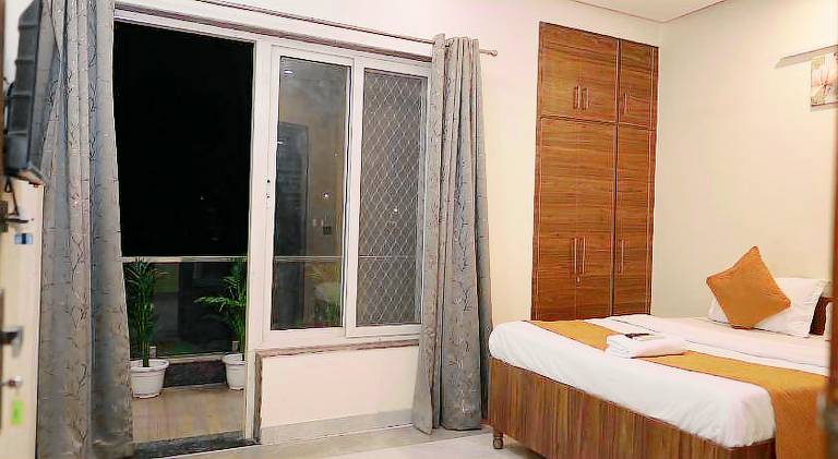 Life Tree Hotel and Banquet Hall, Sector 63A — photo 2