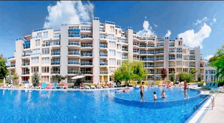 Apartment with patio, private pool & garden in Burgas