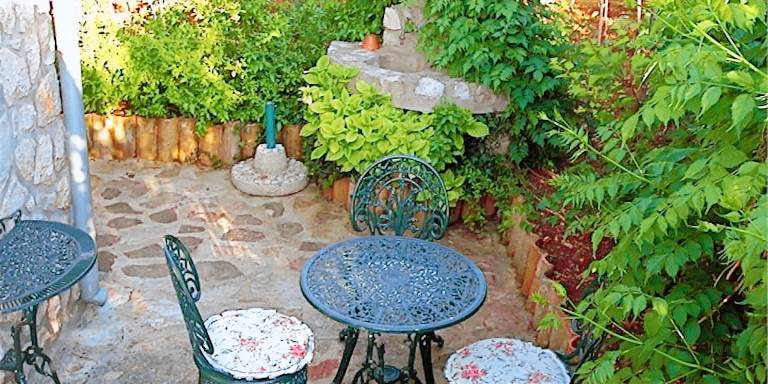 Apartment with patio | Pets allowed — photo 4