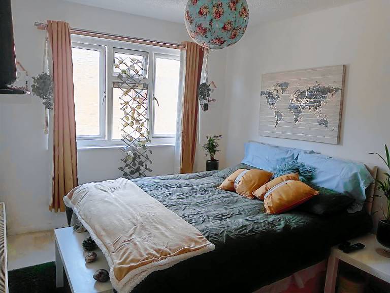 Double bedroom with king size bed