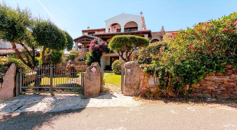 Villa with 4 rooms for 8 persons in San Teodoro