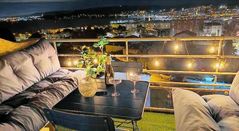 Rental apartment with patio in Martigues