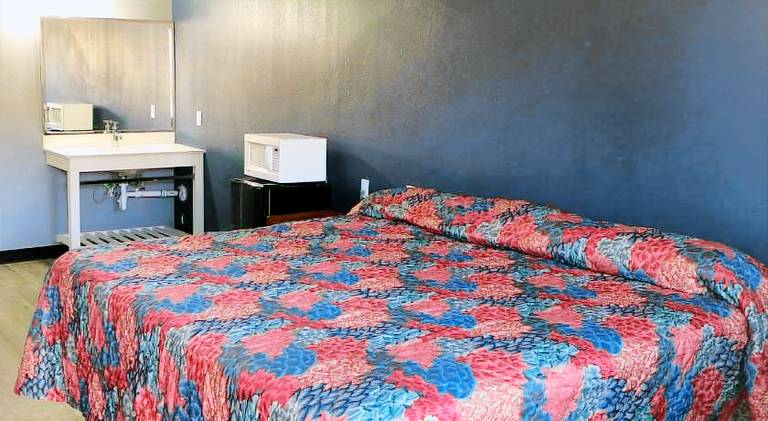EVERKLEEN Motel Downtown in San Antonio, TX