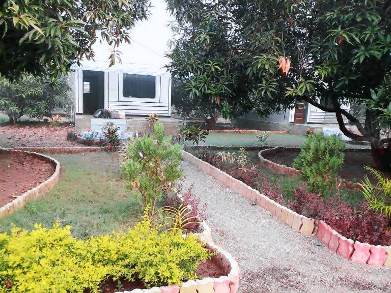 Villa with pool — photo 5