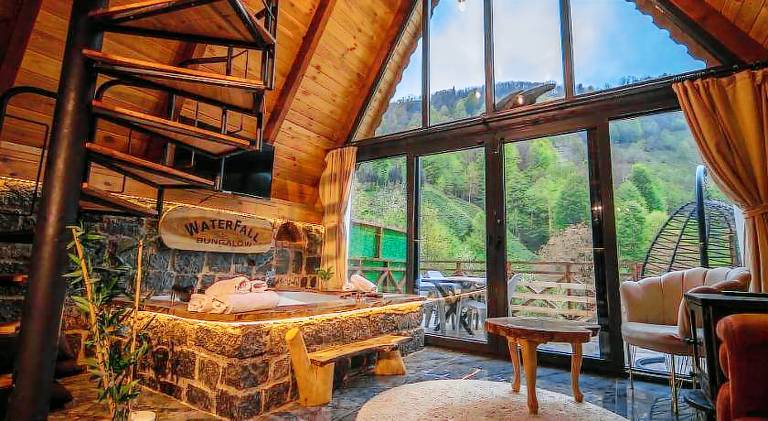 Waterfall suit bungalov in Camlihemsin