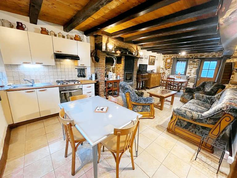 Charming gite with terrace, barbeque & yard | Pets allowed — photo 3