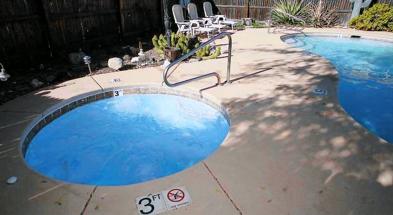Tombstone Bordello Bed & Breakfast — photo 4
