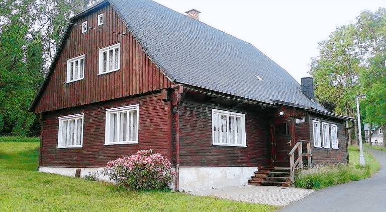 Chalet with 3 rooms for 10 persons in Harrachov