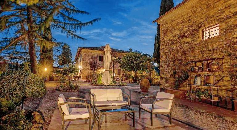 Child-friendly charming vacation home with terrace, pool & BBQ | Pet-friendly — photo 4