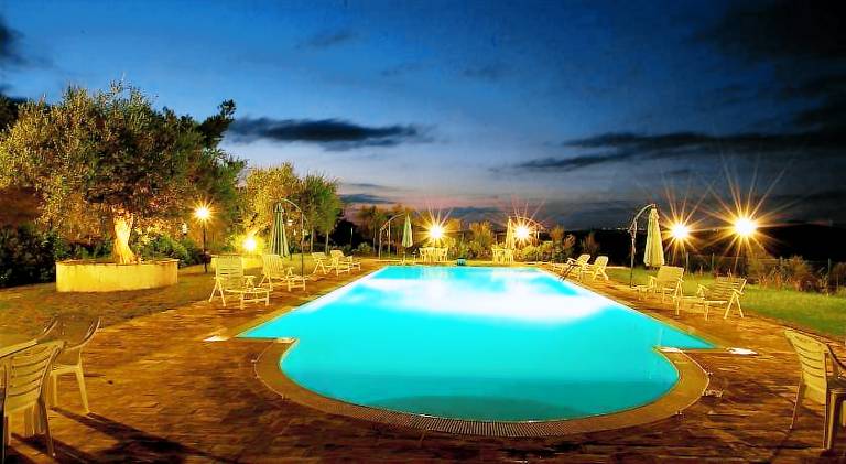 Vacation home with yard, pool & terrace | Pets allowed — photo 3