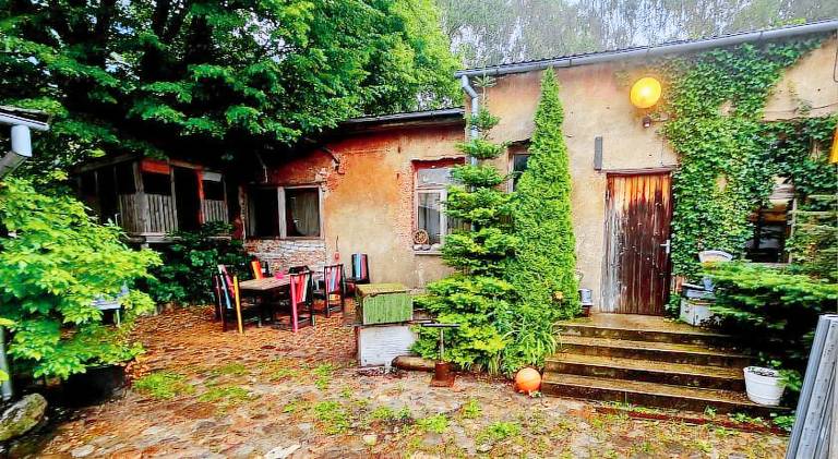 House with barbeque, garden & patio — photo 4