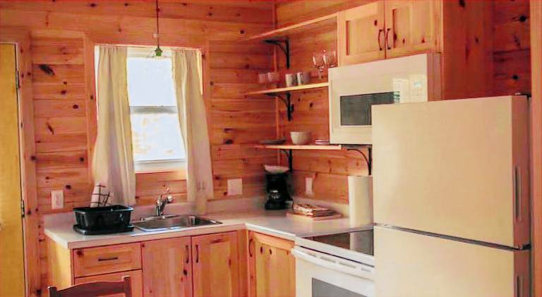 Chalet with jacuzzi | Pets allowed — photo 5