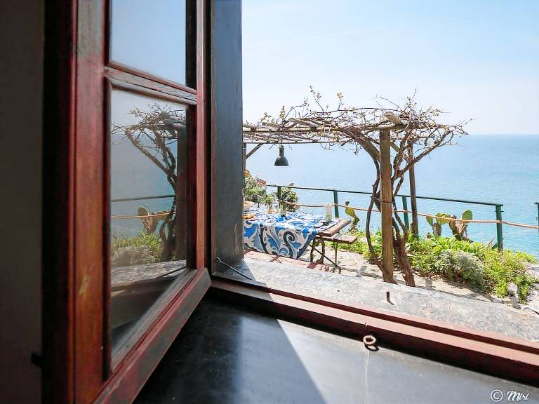 Rental apartment with yard & terrace — photo 3