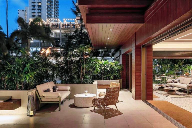 The Ambassador Hotel of Waikiki, Tapestry Collection by Hilton — photo 2
