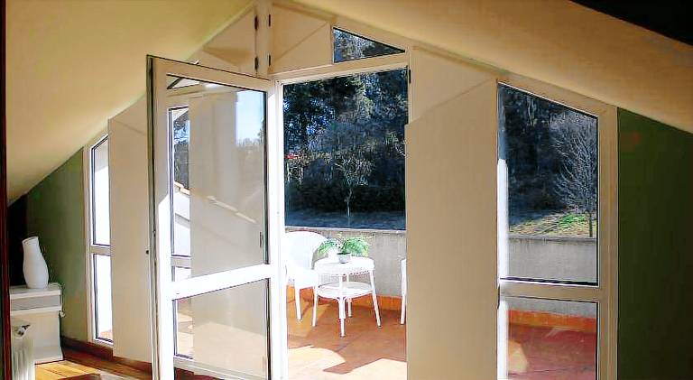 Lovely house with yard, terrace & private pool | Pets allowed — photo 4