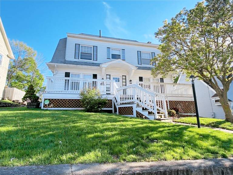 House New London