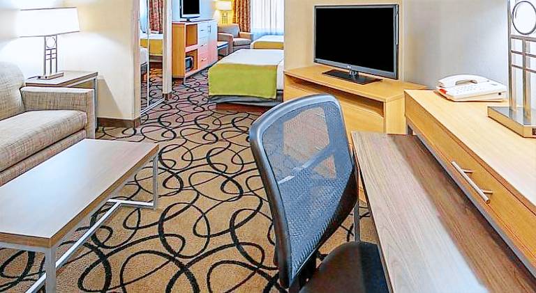 Holiday Inn Express And Suites Henderson South Boulder City By IHG