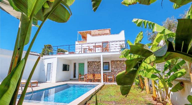 Fully equipped nice villa with private pool, patio & garden | Close to the beach | Pets are welcome in Bodrum